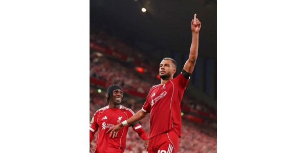 Liverpool står overfor en defensiv krise, til tross for at de bruker mest penger på signeringer.